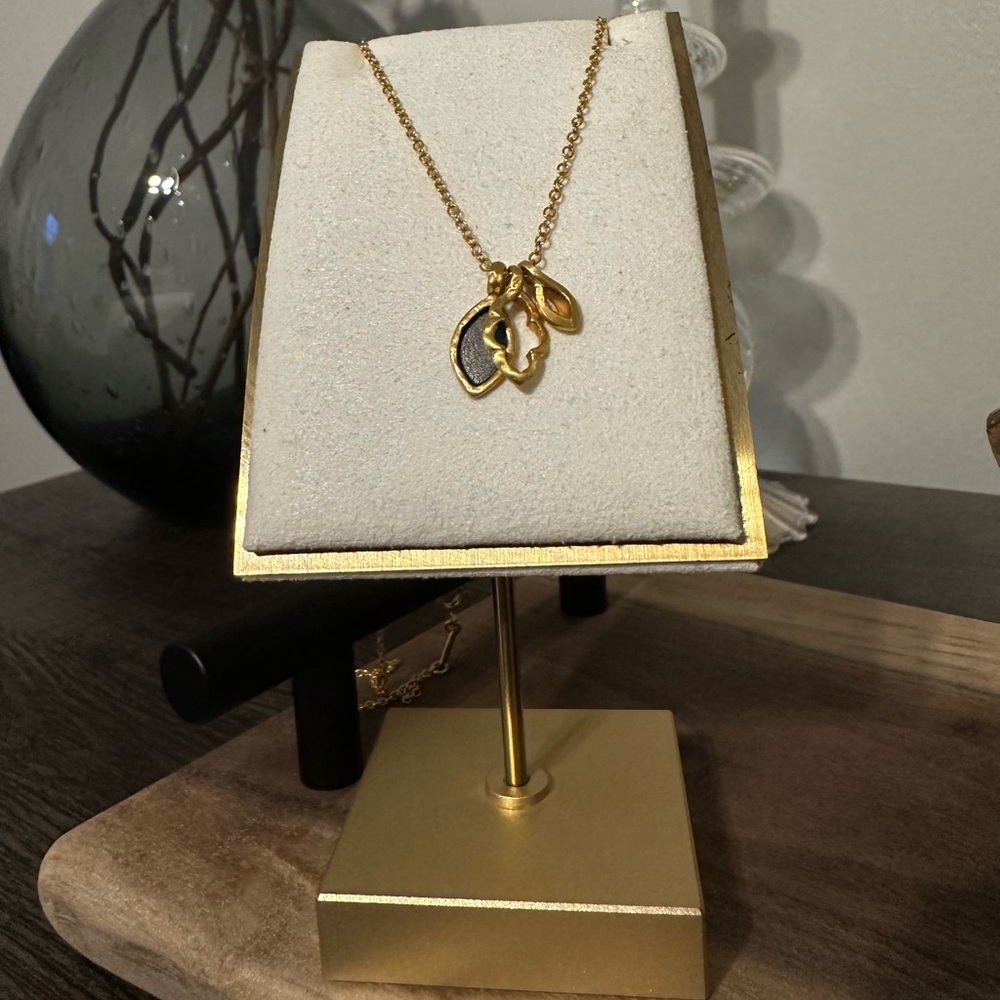 SATYA Gorgeous 3 charm pendant Necklace 18” - Picture 2 of 4